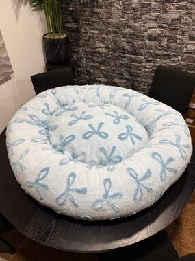 BEDSURE LARGE SIZE STUNNING BLUE BLOWS PET BED 🩵🐾🐾⭐️